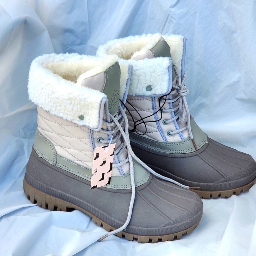 NWT Women's Winter Snow Boots